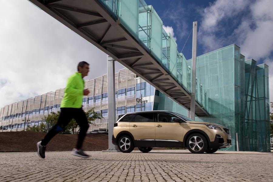  Peugeot 5008 2017 года  (WW) (фото 24 из 31)